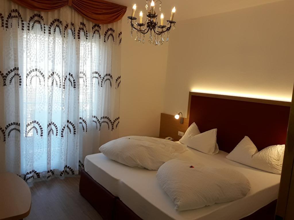 Hotel Lux Мерано Экстерьер фото